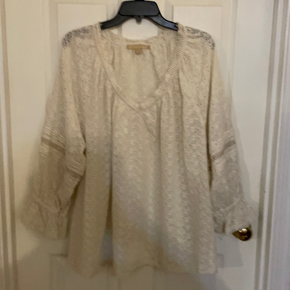 Hope & Harlow Eyelet/Lace Blouse!